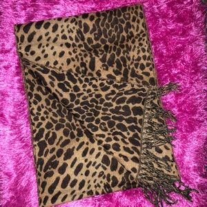 Cheetah Print Scarf ✨